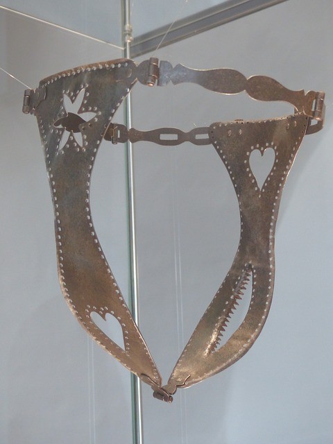 Don't know why I'm posting this photo of a chastity belt hahaha!
